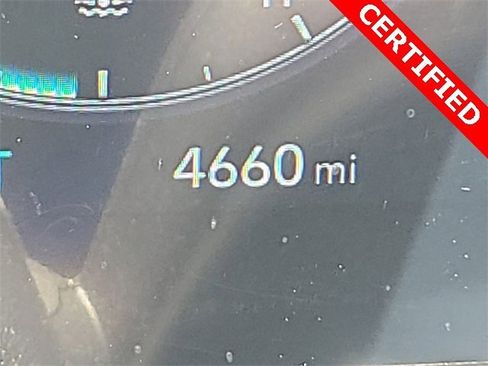 Used 2024 Hyundai Elantra Limited image 7