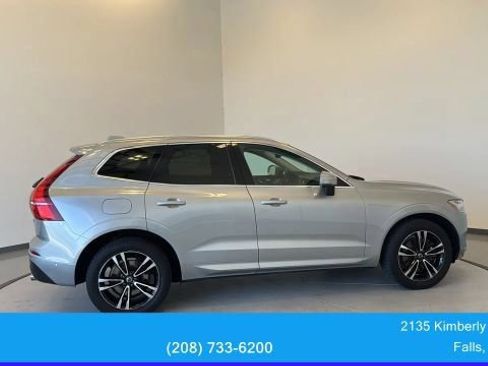 Used 2018 Volvo XC60 T6 Momentum w/ Vision Package AWD/4WD image 11