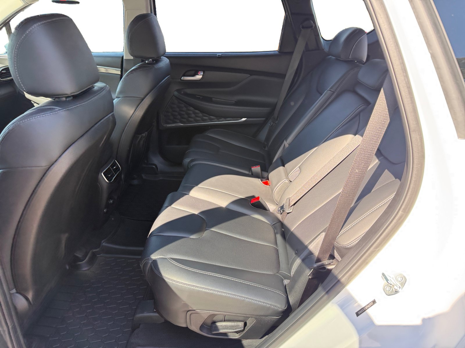Certified 2023 Hyundai Santa Fe SEL w/ Premium Package AWD/4WD image 16