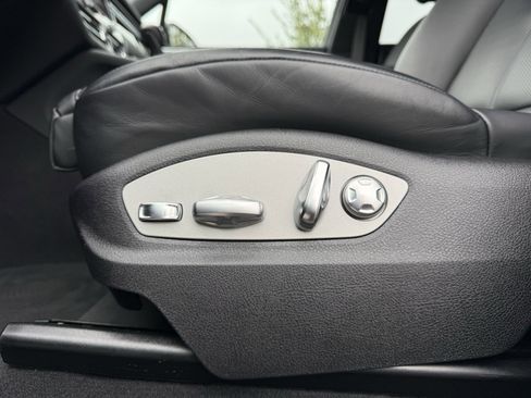 Used 2025 Porsche Macan image 28