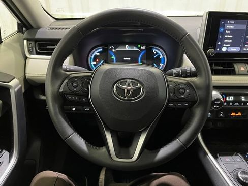 Certified 2025 Toyota RAV4 XLE w/ Convenience Package AWD/4WD image 17