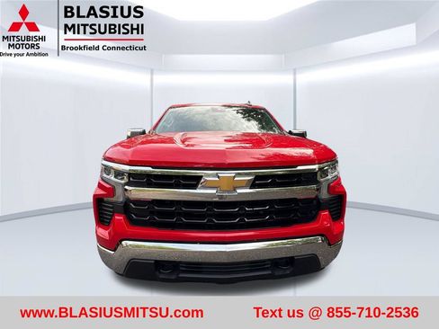 Used 2024 Chevrolet Silverado 1500 LT AWD/4WD image 4