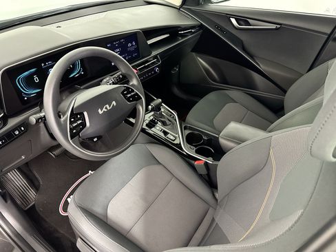 Used 2023 Kia Niro LX FWD image 15