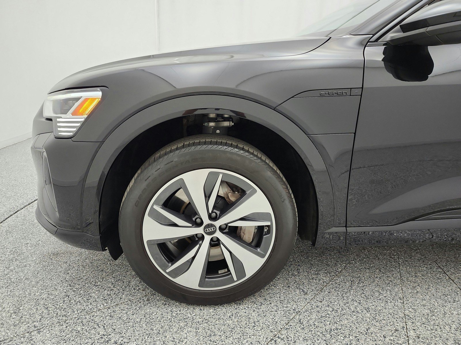Used 2024 Audi Q8 e-tron Premium Plus AWD/4WD image 18