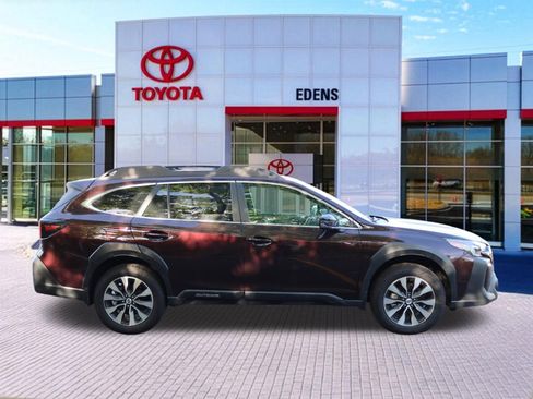 Used 2025 Subaru Outback Limited XT w/ Popular Package #2 AWD/4WD image 2