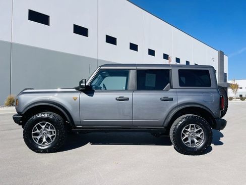 Used 2022 Ford Bronco Badlands image 3