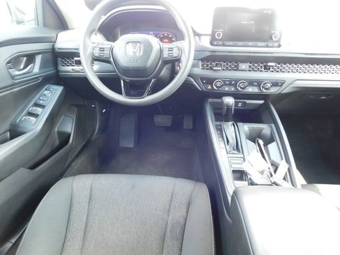 Used 2025 Honda Accord SE image 17