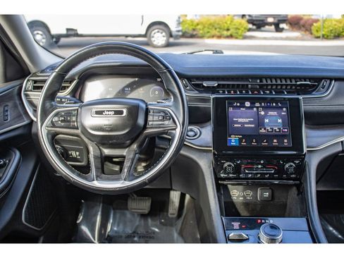 Used 2021 Jeep Grand Cherokee L Limited AWD/4WD image 23