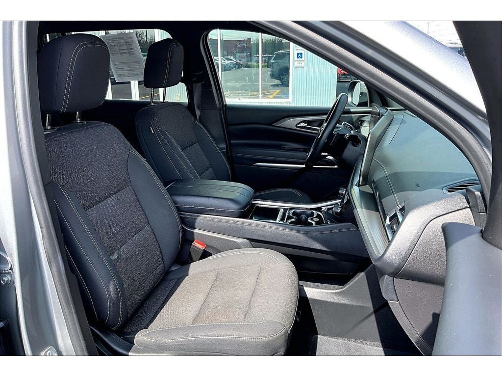 Used 2024 Chevrolet Traverse LT AWD/4WD image 8