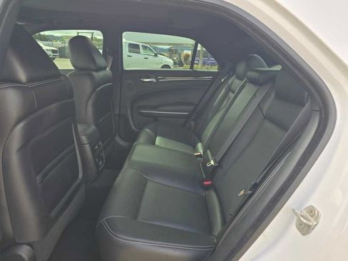 Used 2023 Chrysler 300 S w/ Comfort Group RWD image 16