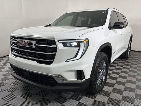 New 2025 GMC Acadia Elevation image 3