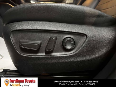 Used 2023 Toyota Highlander XLE AWD/4WD image 17