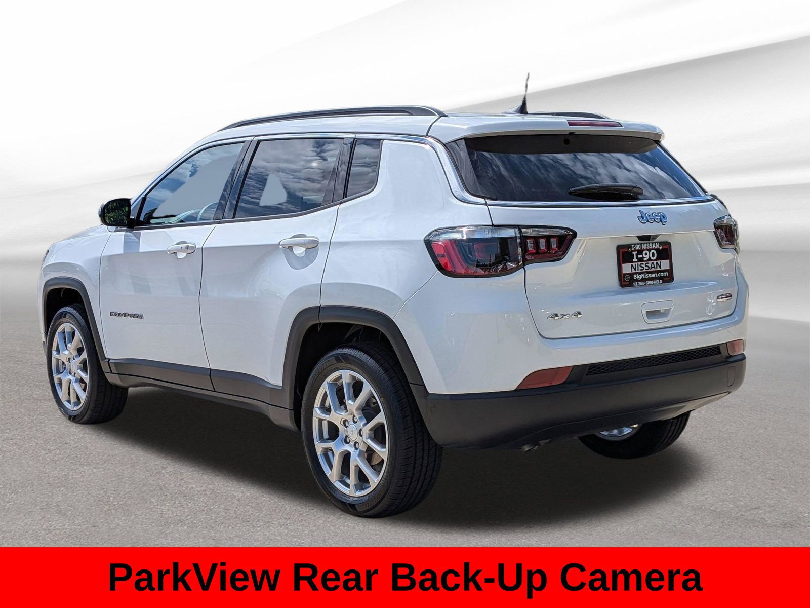 Used 2024 Jeep Compass Latitude AWD/4WD image 12