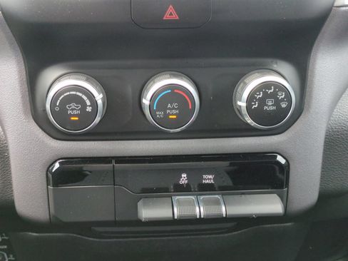 Used 2022 RAM 1500 Big Horn RWD image 24
