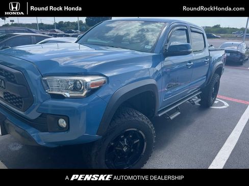 Used 2019 Toyota Tacoma TRD Off-Road AWD/4WD image 1
