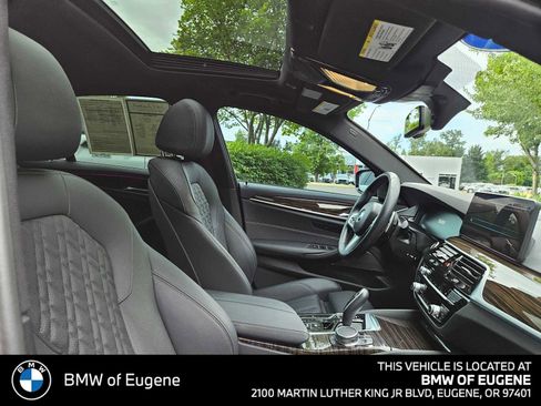 Used 2023 BMW 540i w/ M Sport Package RWD image 11