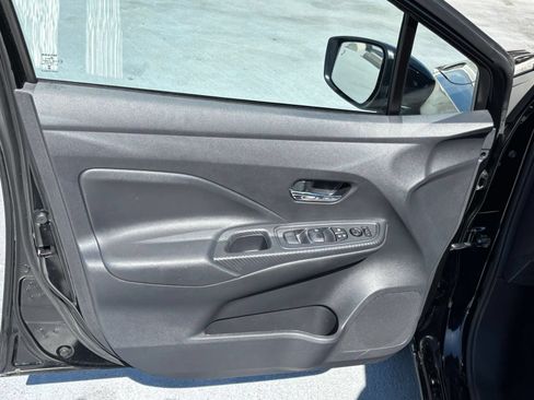 Used 2025 Nissan Versa SV FWD image 18