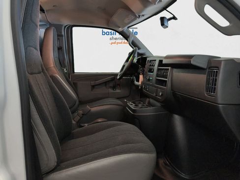Used 2024 GMC Savana 2500 w/ Driver Convenience Package image 18