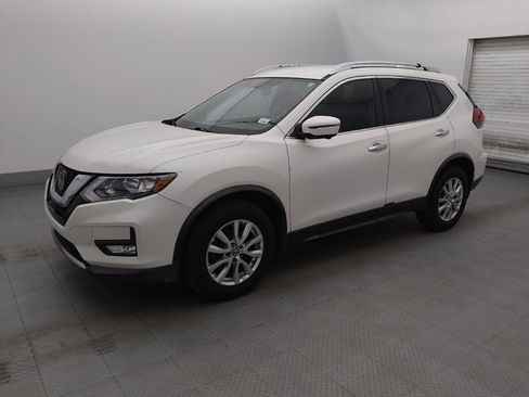 Used 2018 Nissan Rogue SV w/ Premium Package FWD image 2