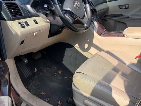 Used 2014 Toyota Venza XLE w/ XLE Premium Package image 9