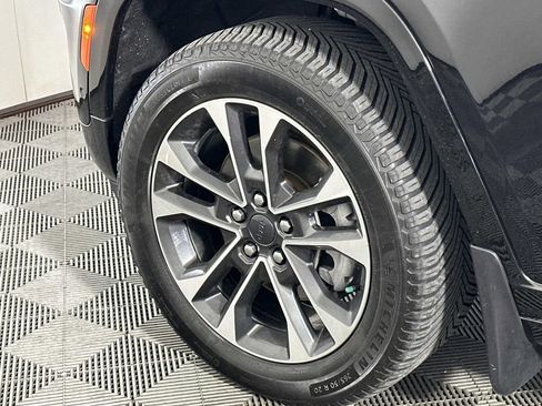 Used 2023 Jeep Grand Cherokee Overland w/ Luxury Tech Group IV image 41