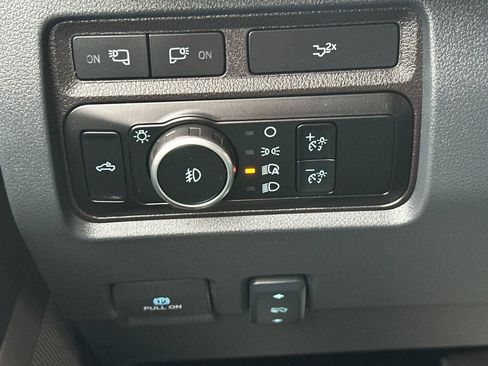 Used 2024 Ford F250 Lariat w/ Lariat Ultimate Package AWD/4WD image 37