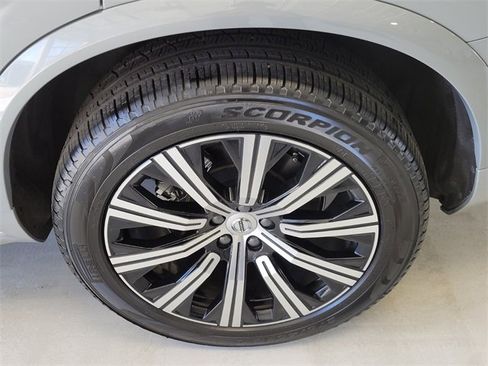 Certified 2025 Volvo XC90 B6 Ultra image 25
