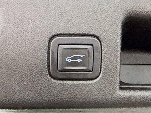 Used 2018 Chevrolet Equinox LT AWD/4WD image 28