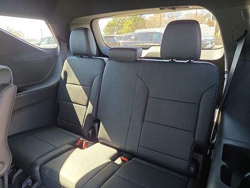 New 2026 Chevrolet Traverse LT image 7