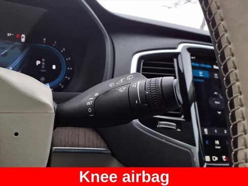 Used 2024 Volvo XC90 B6 Plus image 24