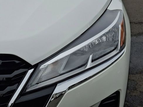 Certified 2024 Nissan Kicks SV image 9