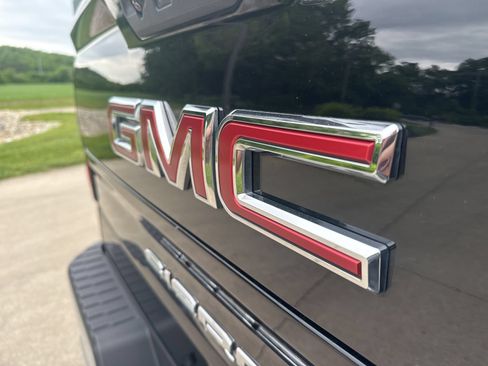 Used 2025 GMC Sierra 1500 SLT AWD/4WD image 14