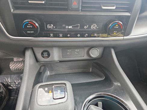 Used 2024 Nissan Rogue SV FWD image 26