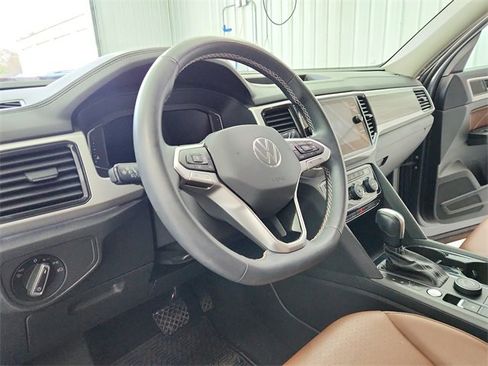 Used 2021 Volkswagen Atlas SEL image 18