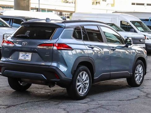 Used 2024 Toyota Corolla Cross LE w/ Moonroof Package image 4