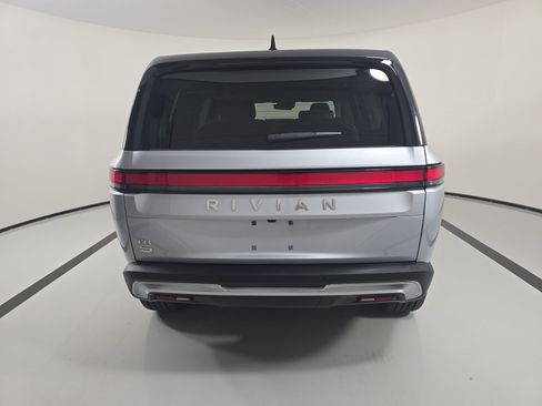 Used 2024 Rivian R1S Adventure AWD/4WD image 4
