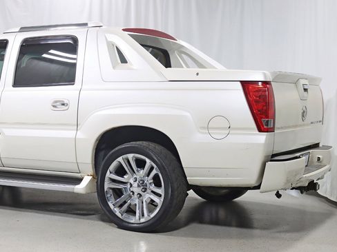 Used 2003 Cadillac Escalade EXT image 10