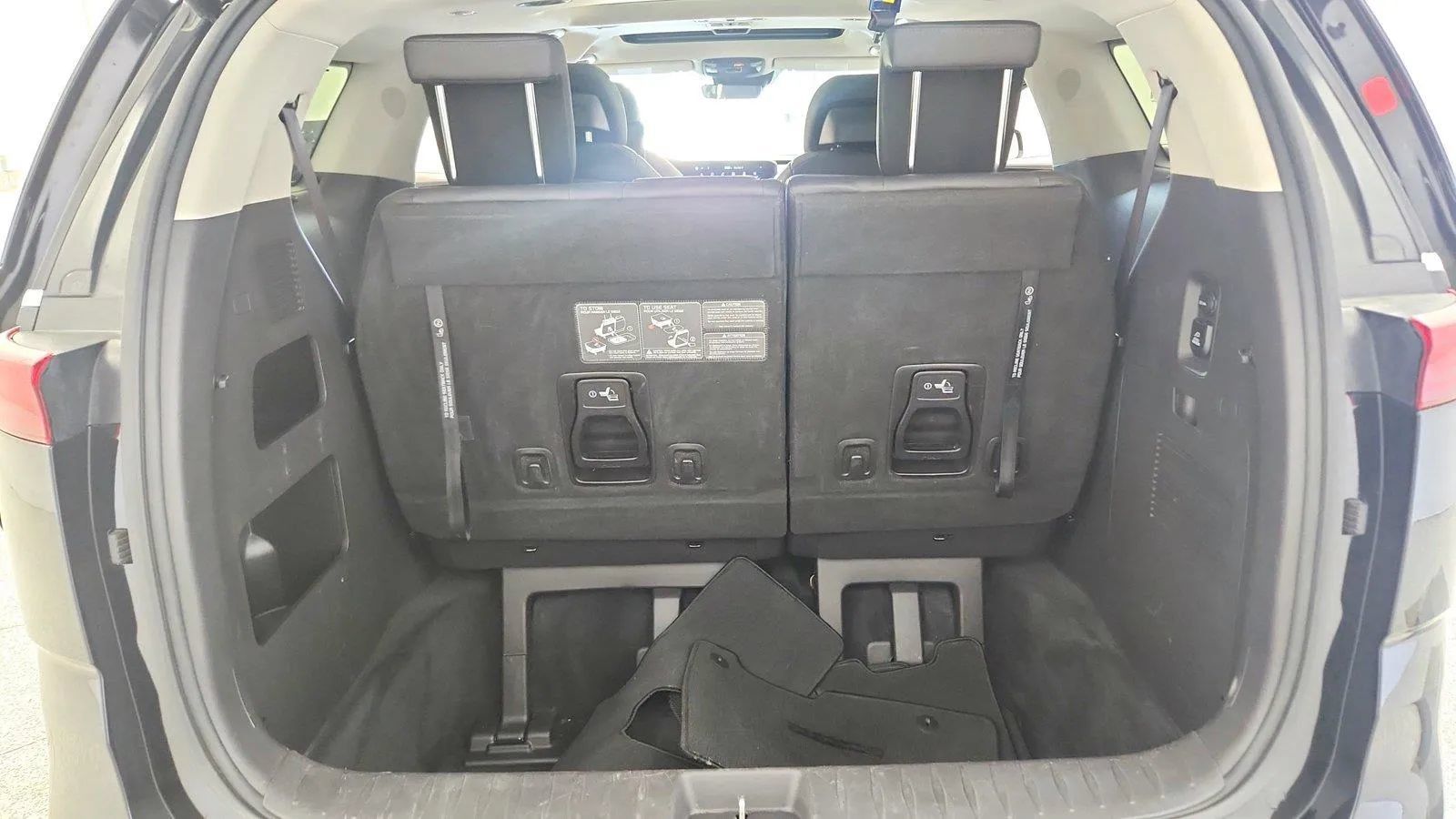 Used 2022 Kia Carnival SX Prestige FWD image 43