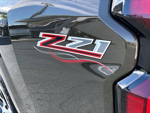 Used 2024 Chevrolet Colorado Z71 w/ Z71 Convenience Package 2 AWD/4WD image 5