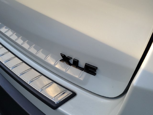 Used 2018 Toyota Highlander XLE FWD image 5