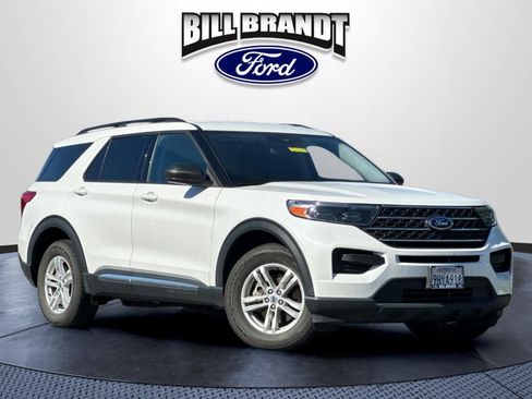 Used 2023 Ford Explorer XLT AWD/4WD image 1