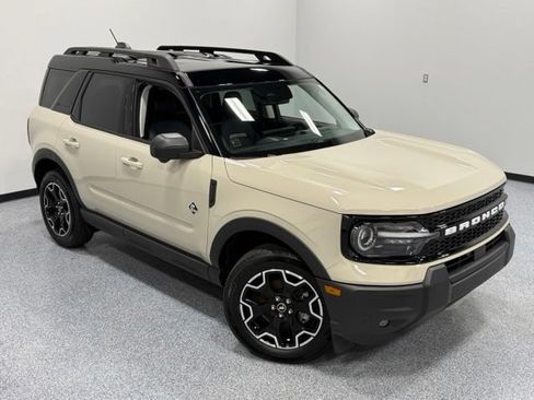 Used 2025 Ford Bronco Sport Outer Banks w/ Outer Banks Tech Package+ AWD/4WD image 33