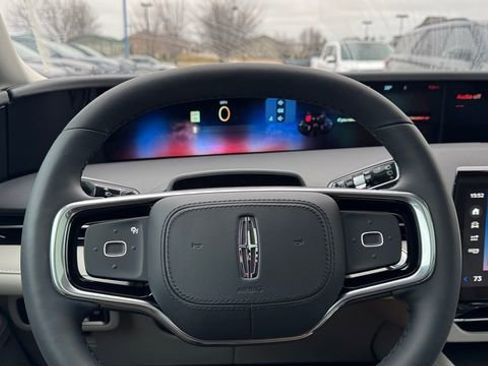 Used 2026 Lincoln Nautilus Reserve image 27