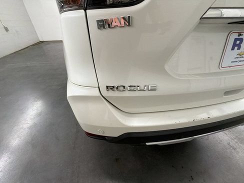 Used 2020 Nissan Rogue SV FWD image 30