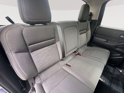 Used 2024 Nissan Frontier SV image 28