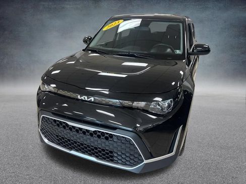 Used 2023 Kia Soul LX w/ LX Technology Package FWD image 2