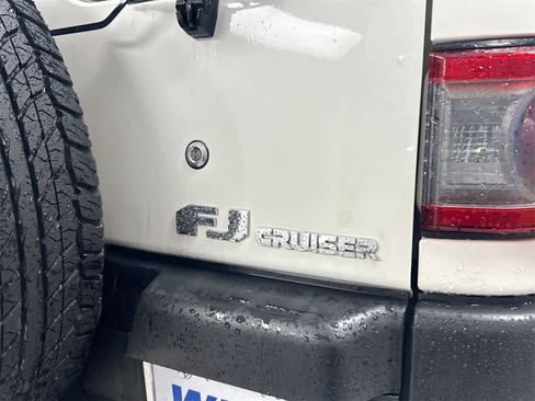 Used 2013 Toyota FJ Cruiser 4WD w/ Upgrade Pkg image 12