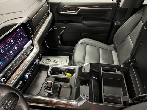 Used 2024 GMC Sierra 1500 Elevation w/ Elevation Premium Package AWD/4WD image 39