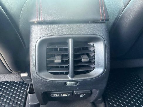 Used 2022 Jeep Cherokee Trailhawk w/ Premium Leather Package AWD/4WD image 37