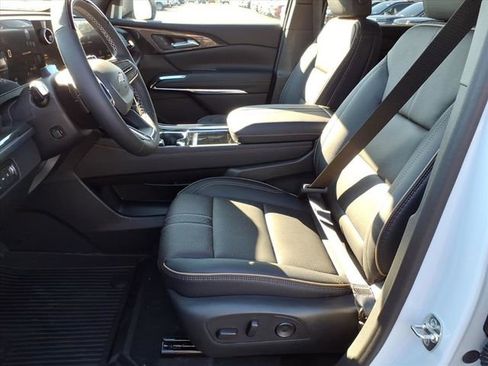 New 2026 Chevrolet Traverse High Country w/ LPO, Floor Liner Package image 7